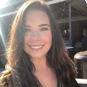 Meet your Posher, Stephanie